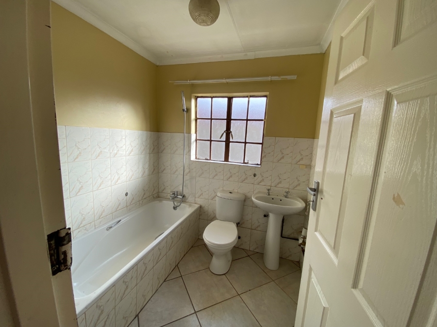 3 Bedroom Property for Sale in Vista Park Free State